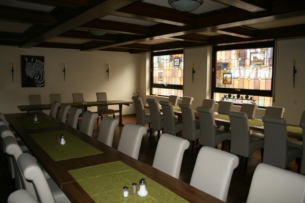 Bruchköbel Hotel Restaurant Zum Schwanen מראה חיצוני תמונה